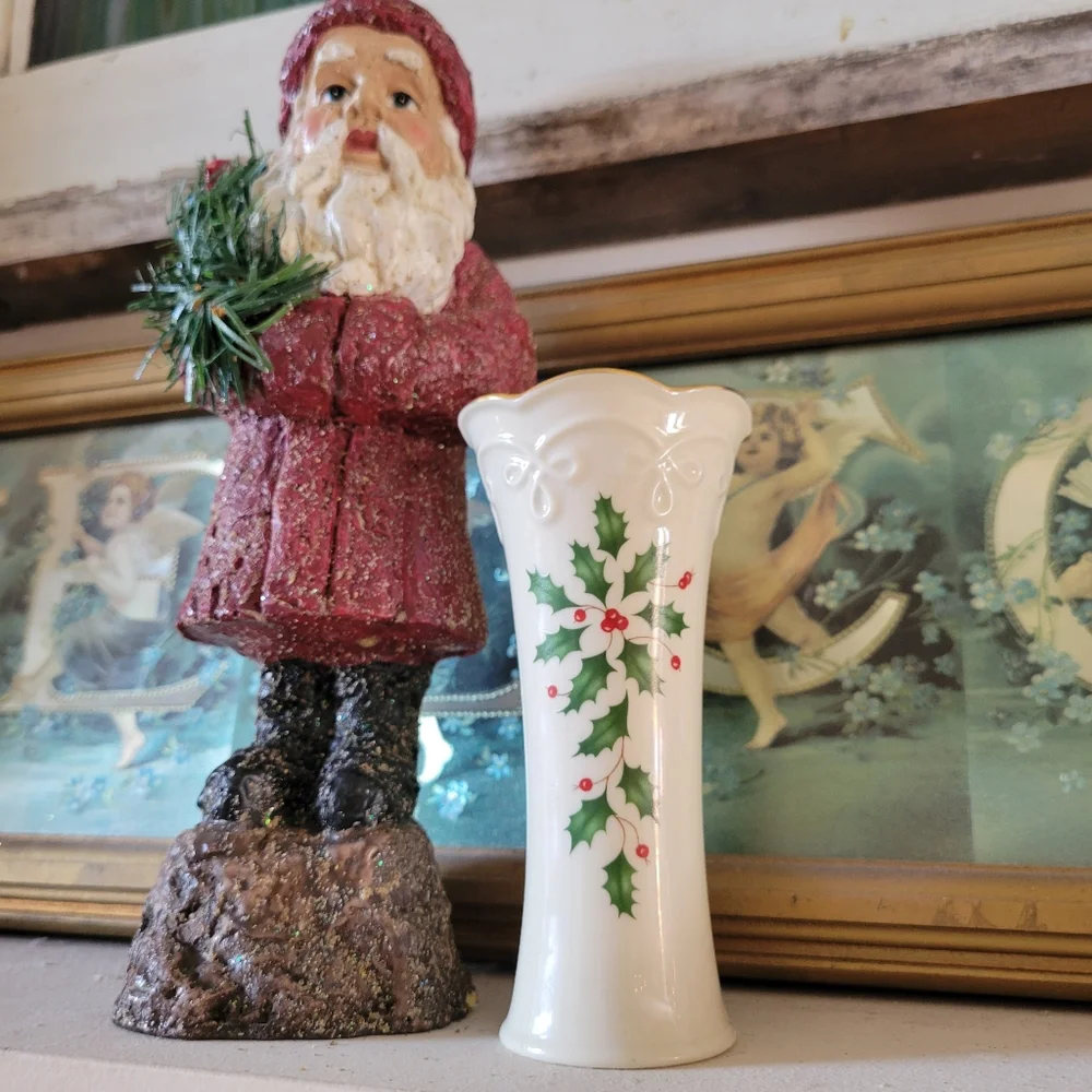 Lenox Holiday Vase ~ Dimension Collection ~ Holly ~ Christmas ~ Pretty